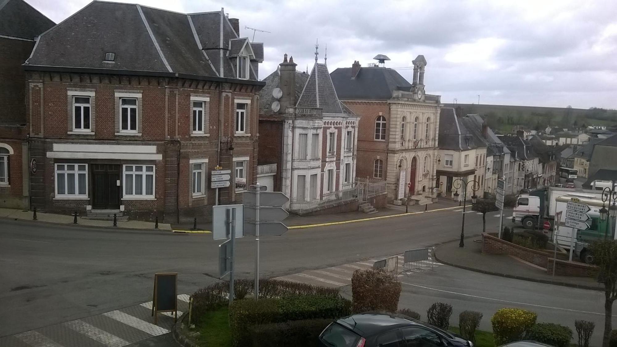 فندق Entre Nous Rozoy-sur-Serre الغرفة الصورة
